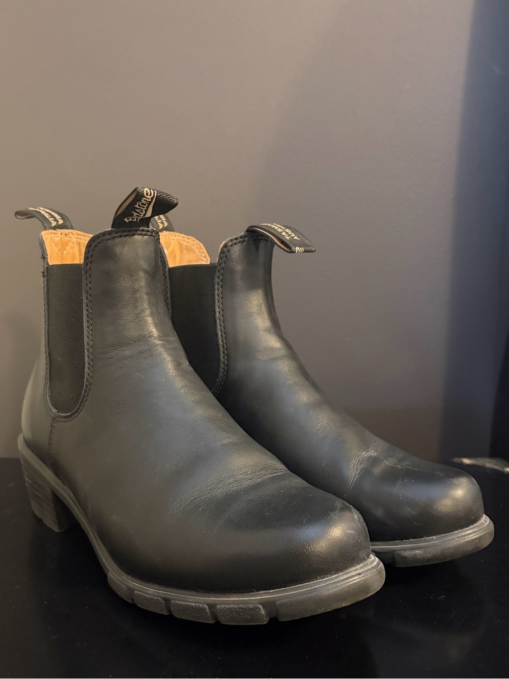 Blundstone Black Leather Chelsea Boots